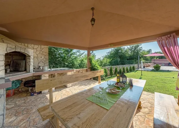 Villa Klaudia Valtura