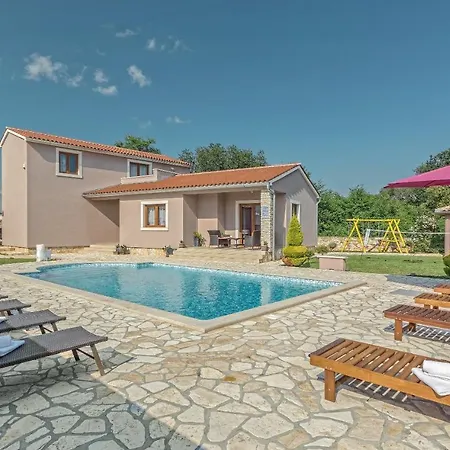 Villa Klaudia Valtura