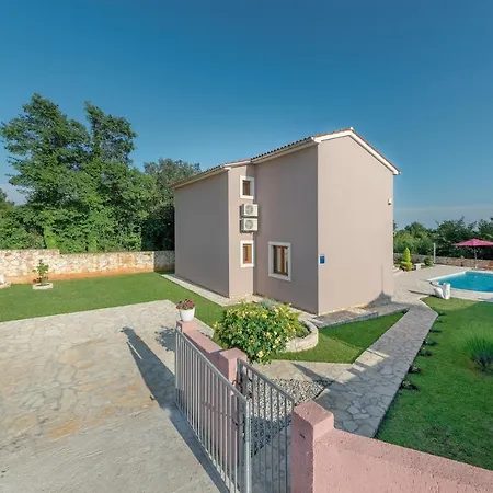 Villa Klaudia Valtura
