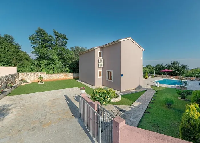 Villa Klaudia Valtura